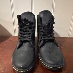Dr. Martens Shoreditch Boot - Women's